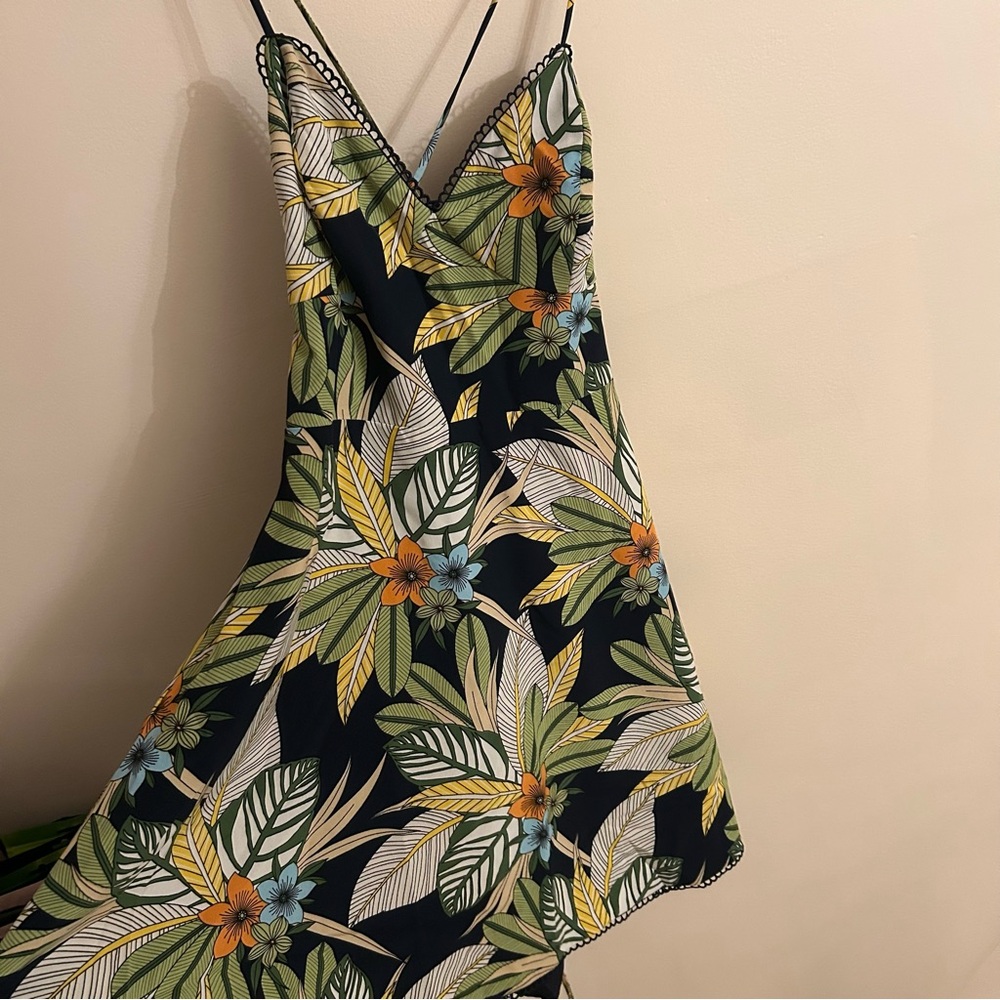 Lulu's Tropical Dress - Picture 7 of 11